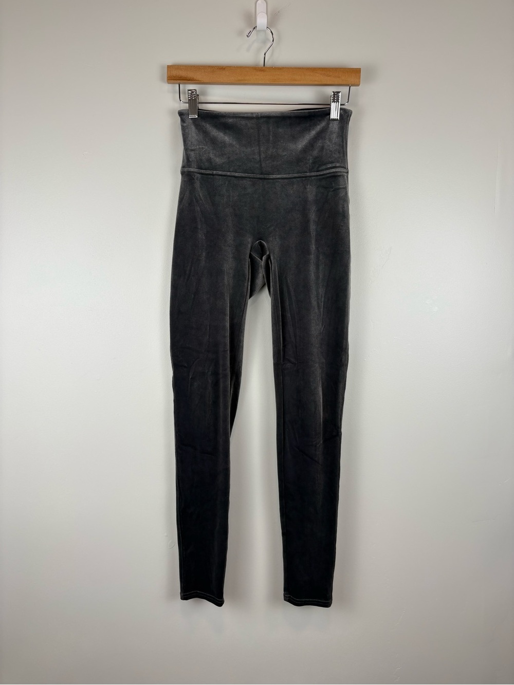 Spanx Women's Velvet Leggings Size Medium Grey Style 2070 Slimming Tummy Control